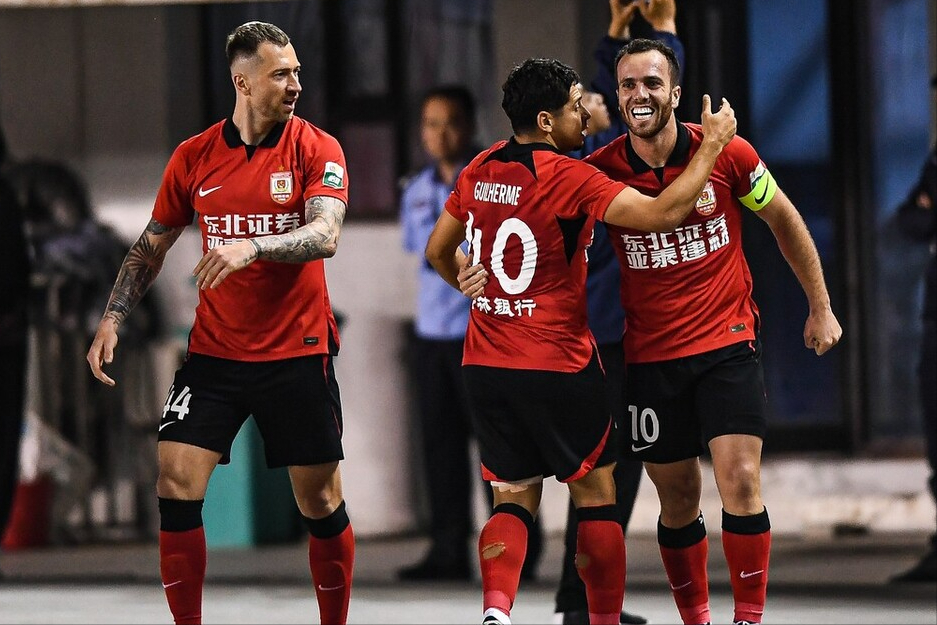 国安主场大胜亚泰，主场优势明显完胜对手的简单介绍