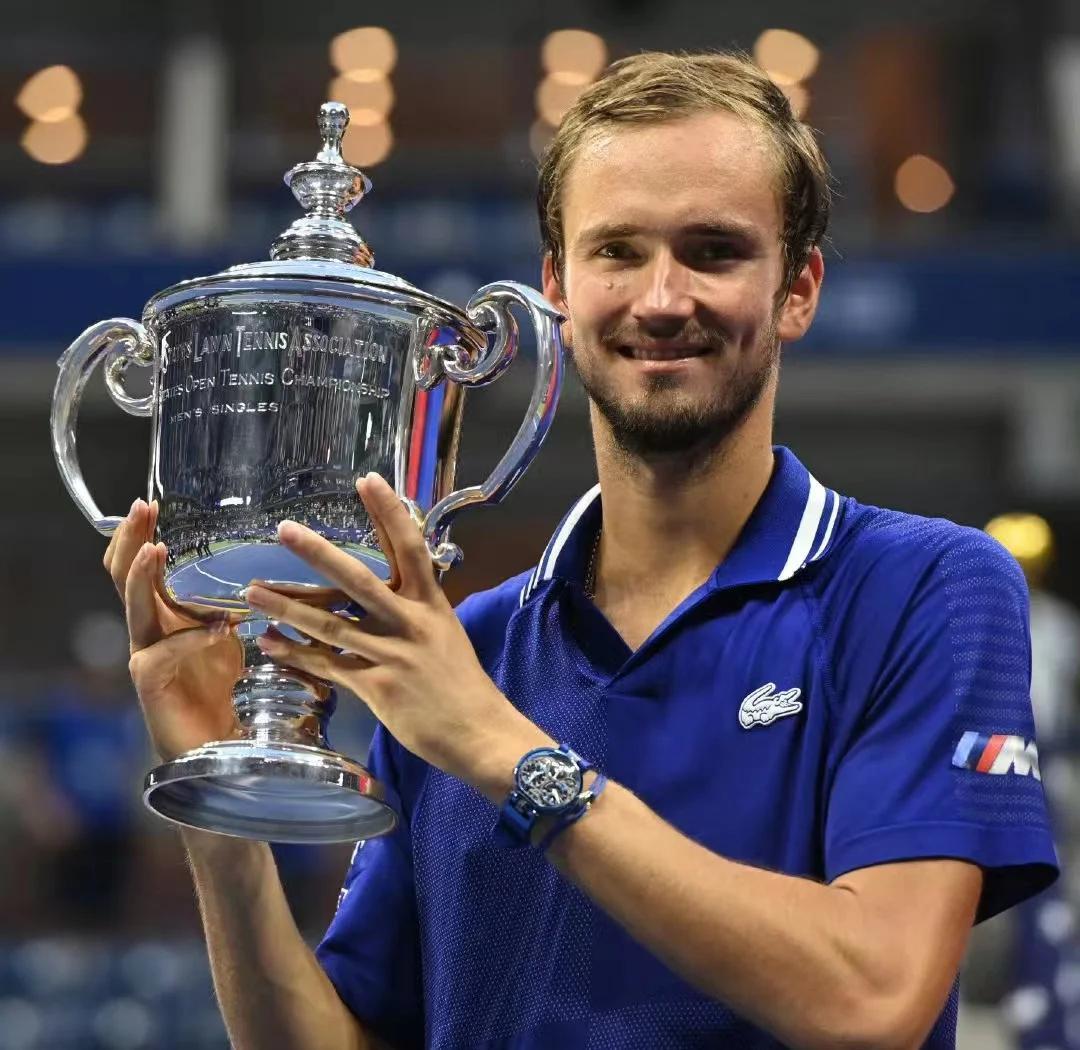 法网绝杀ATP总决赛,梅德韦杰夫关键制胜的简单介绍 法网绝杀ATP总决赛,梅德韦杰夫关键制胜的简单介绍