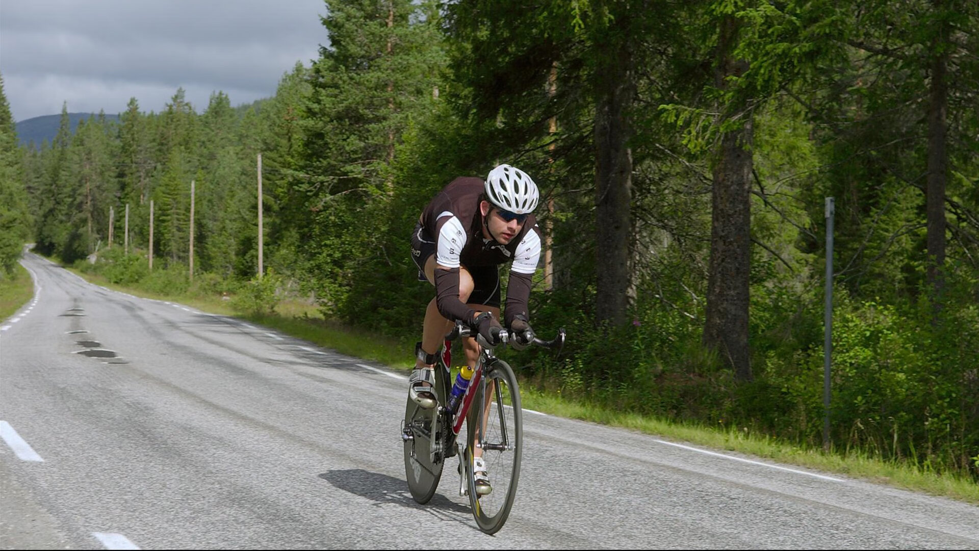恩佐之夜，F1年度争冠的终极节点与连续得分奇迹