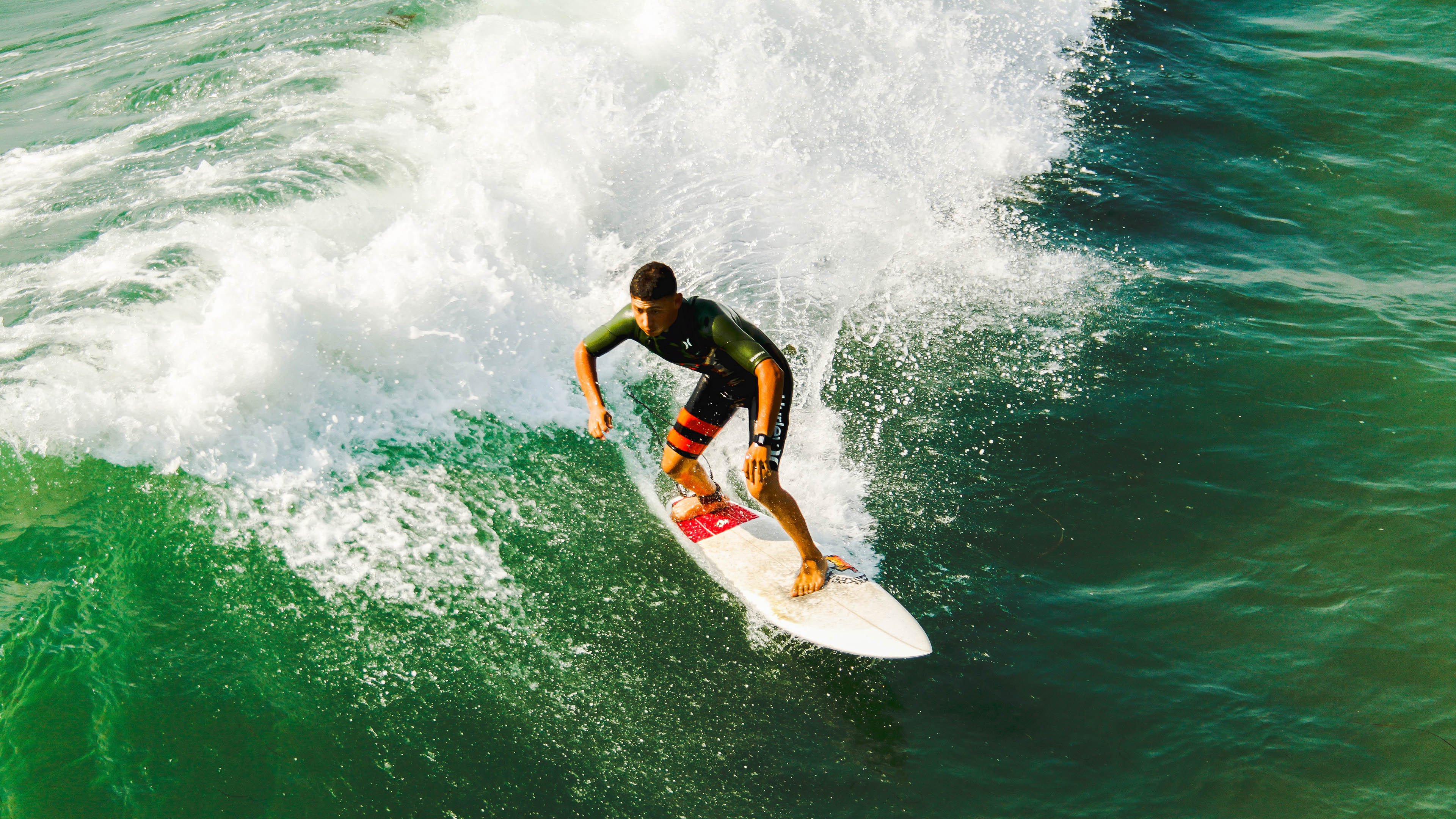诺里斯一骑绝尘，雷诺完美战术击溃红牛二队